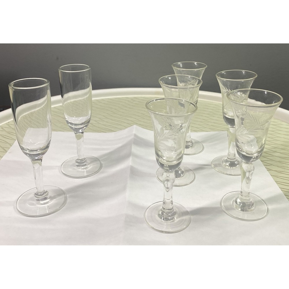 Set Of 5 Etched Elegant Berry Leaf Cordial Glasses&2 Plain Liqueur All Footed 4"